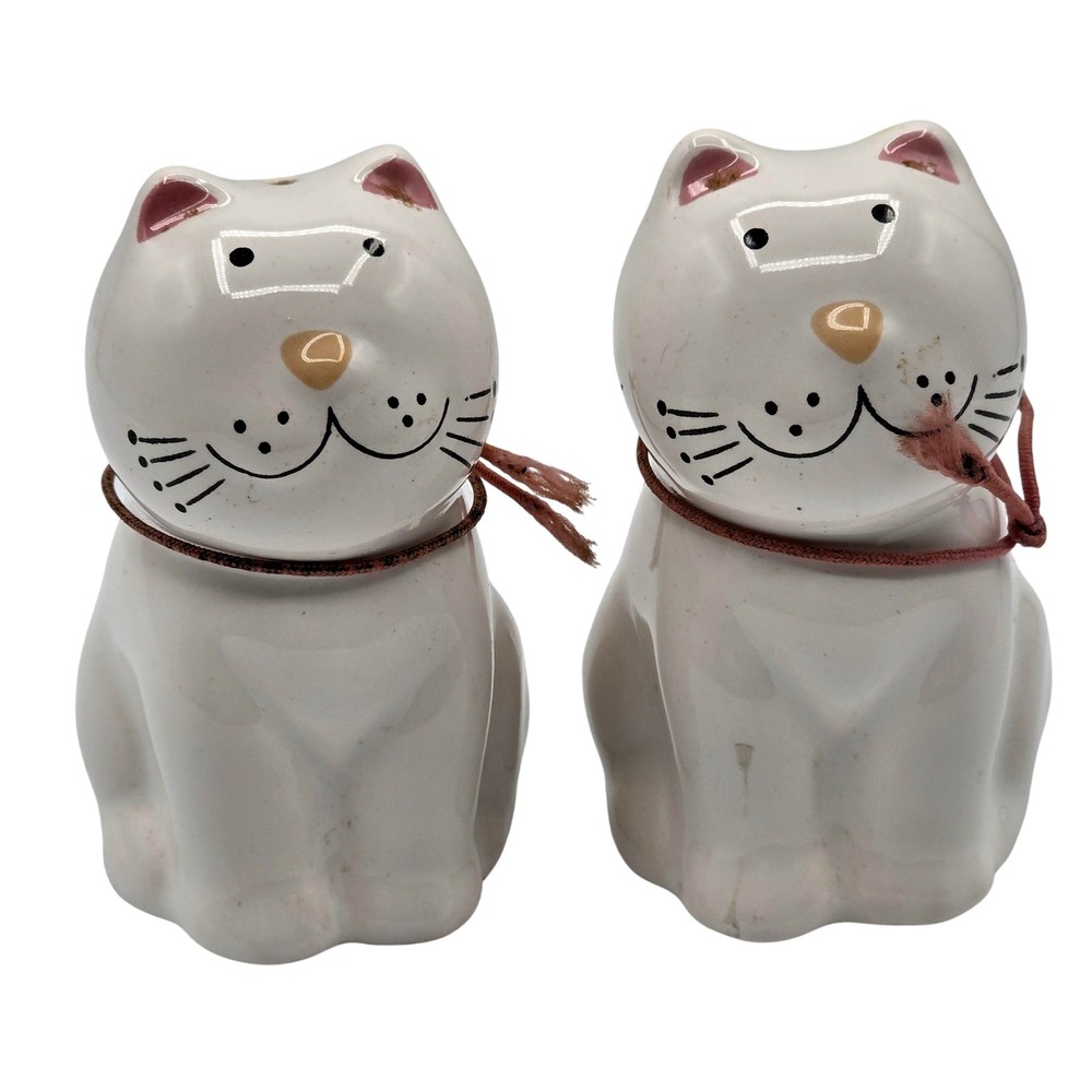 Vtg Ceramic Cat Salt and Pepper Shakers Set Pair White Pink‎ Kitty Kitchen Decor